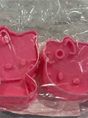 Hello Kitty Face Cookie Cutters - 2 Pack